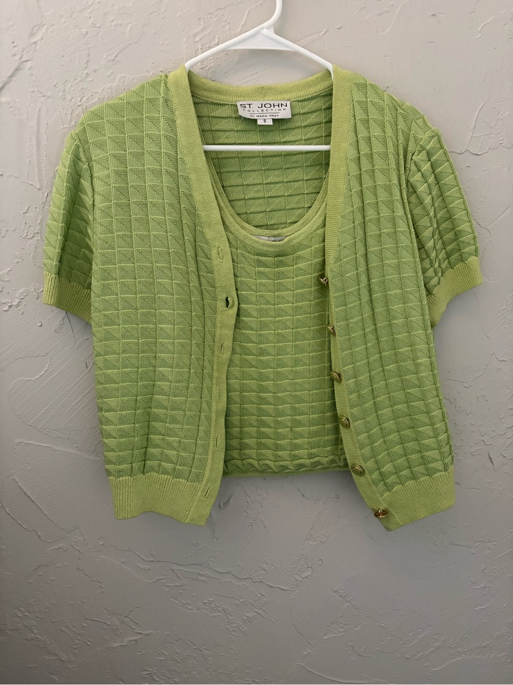 St. John Collection Textured Knit Cardigan & Tanktop Set - Lime green